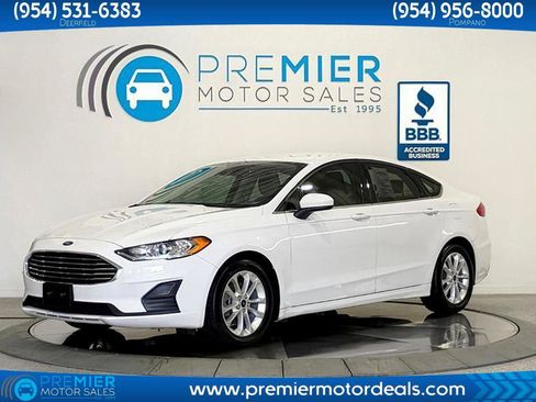 Used 2019 Ford Fusion SE FWD image 1
