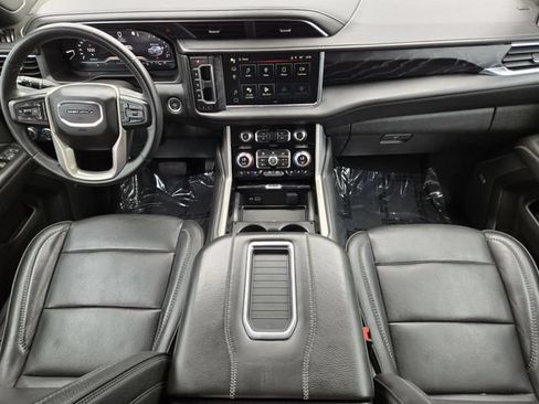 Used 2023 GMC Yukon XL Denali AWD/4WD image 26