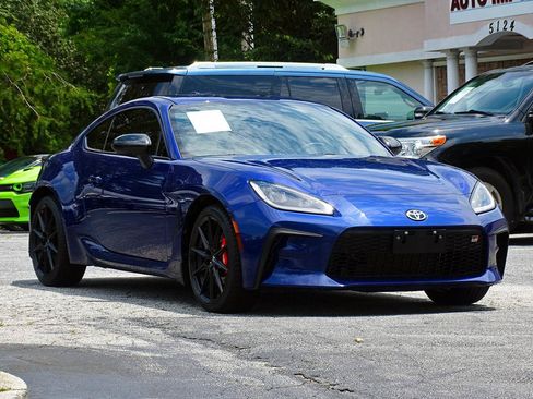 Used 2025 Toyota GR86 Premium w/ Performance Package RWD image 12