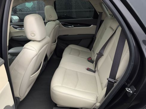 Used 2017 Cadillac XT5 Premium Luxury image 31