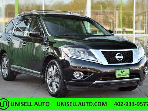 Used 2016 Nissan Pathfinder Platinum image 1