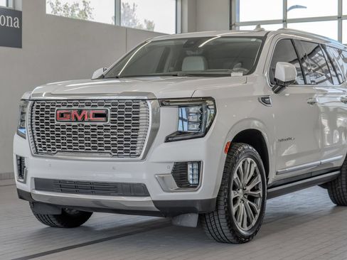 Used 2021 GMC Yukon Denali w/ Denali Premium Package AWD/4WD image 25