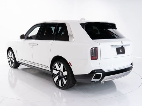 New 2026 Rolls-Royce Cullinan AWD/4WD image 3