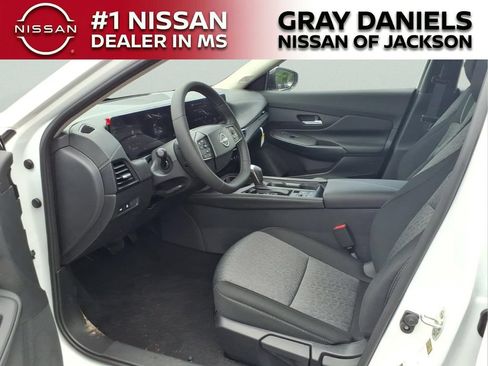 New 2026 Nissan Sentra SV w/ SV Convenience Package FWD image 24