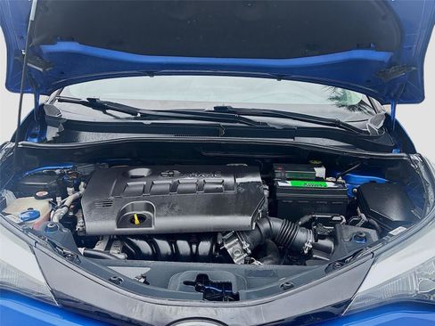 Used 2020 Toyota C-HR LE image 29