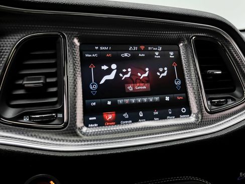 Used 2018 Dodge Challenger SRT Hellcat RWD image 84