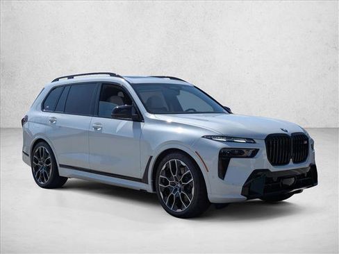 New 2026 BMW X7 M60i image 7