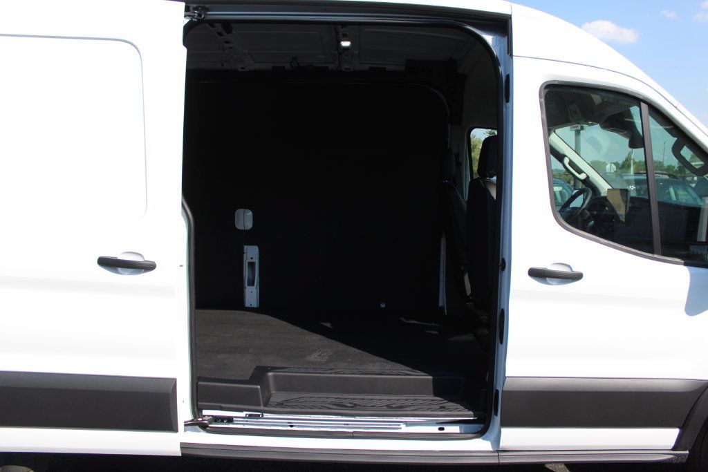 New 2027 Ford Transit 250 148 Medium Roof w/ Load Area Protection Package RWD image 16