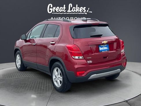 Used 2020 Chevrolet Trax LT w/ Driver Confidence Package FWD image 3