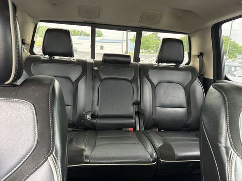 Used 2019 RAM 1500 Laramie AWD/4WD image 13