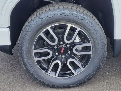 New 2026 GMC Sierra 1500 AT4 w/ AT4 Premium Package AWD/4WD image 7