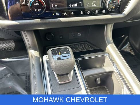 Used 2024 Nissan Pathfinder SL AWD/4WD image 16