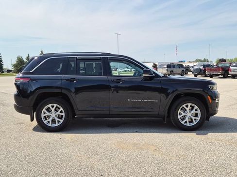 Used 2023 Jeep Grand Cherokee Limited AWD/4WD image 4
