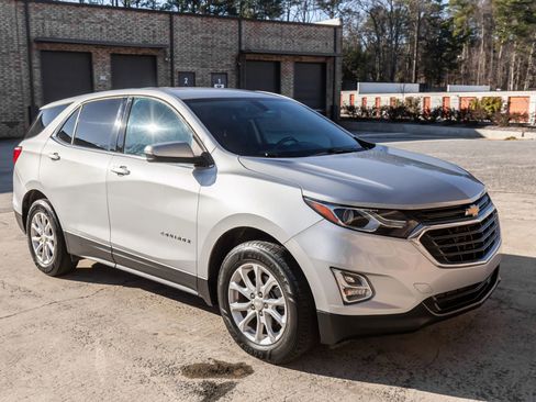 Used 2019 Chevrolet Equinox LT image 9