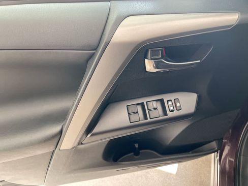 Used 2018 Toyota RAV4 XLE AWD/4WD image 13