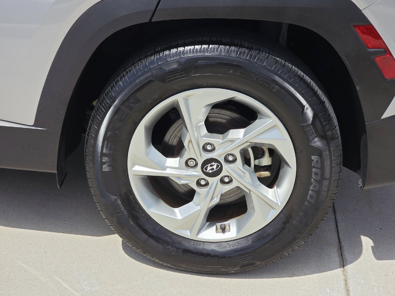 Used 2024 Hyundai Tucson SEL FWD image 9