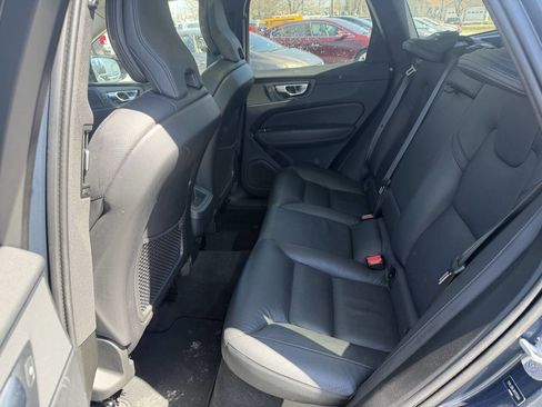 Used 2024 Volvo XC60 B5 Plus AWD/4WD image 11