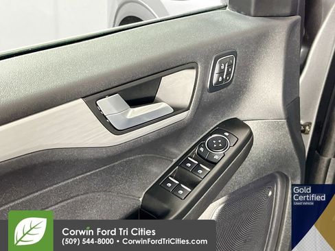 Certified 2025 Ford Escape Platinum AWD/4WD image 12