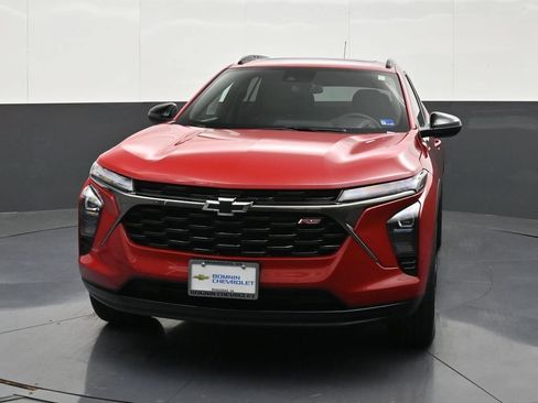 Used 2026 Chevrolet Trax RS w/ Sunroof Package FWD image 8