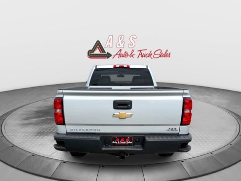 Used 2018 Chevrolet Silverado 1500 W/T w/ Trailering Package AWD/4WD image 5