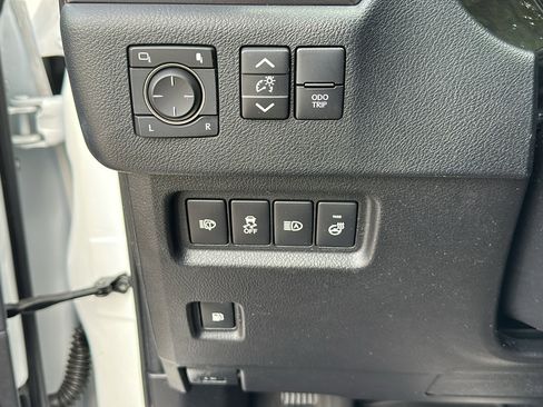 Used 2022 Lexus GX 460 image 15