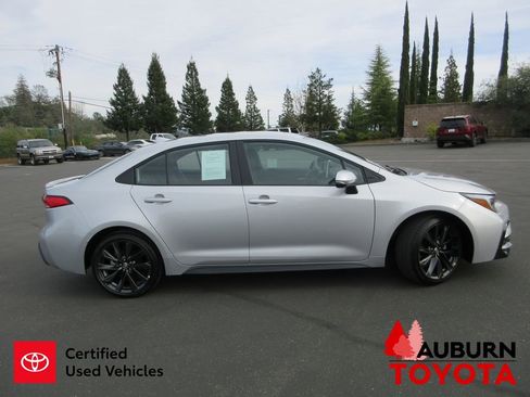 Certified 2026 Toyota Corolla SE w/ SE Package image 3