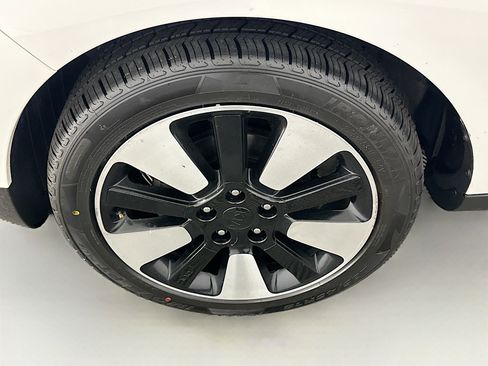 Used 2017 Kia Soul + w/ Designer's Package FWD image 11