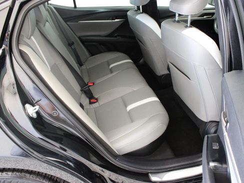 Used 2025 Toyota Camry SE w/ Convenience Package FWD image 32