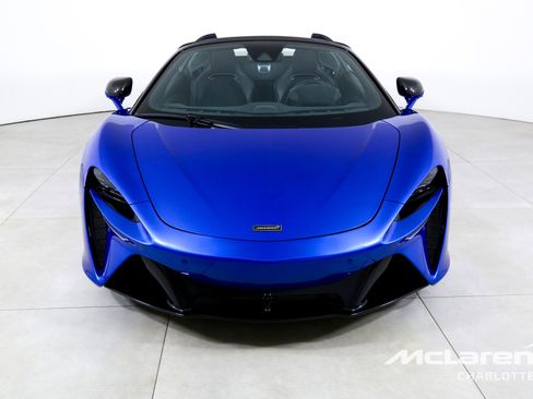 Used 2025 McLaren Artura Spider image 5