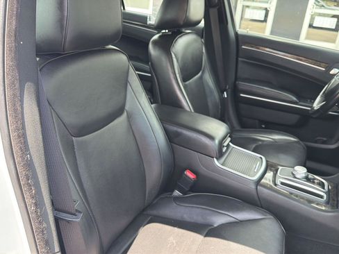 Used 2021 Chrysler 300 Touring L AWD/4WD image 5