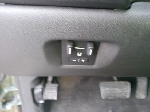 Used 2013 GMC Yukon SLT image 40