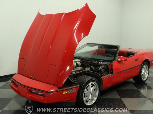 Used 1988 Chevrolet Corvette Convertible RWD image 30