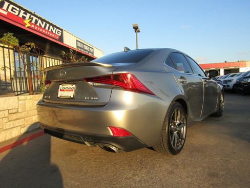 Used 2018 Lexus IS 300 F Sport image 4