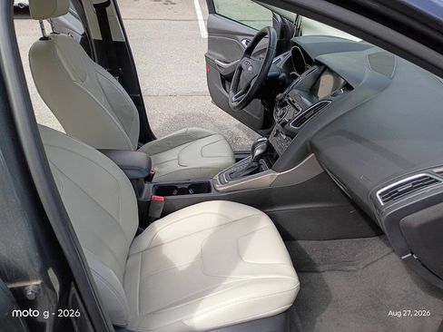 Used 2018 Ford Focus Titanium FWD image 9
