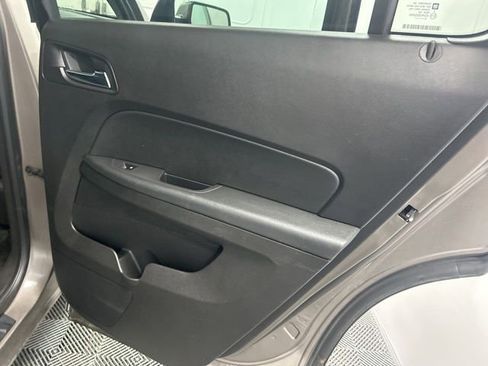 Used 2011 Chevrolet Equinox LT w/ Driver Convenience Package image 19