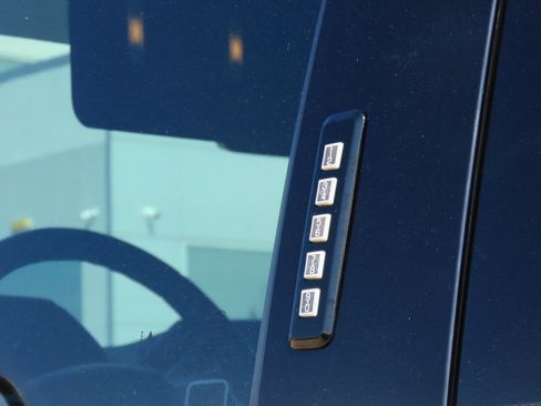 Used 2022 Ford F450 Platinum w/ FX4 Off-Road Package image 19