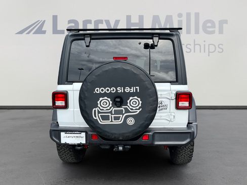 Used 2024 Jeep Wrangler Willys image 4