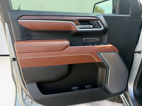 Used 2025 GMC Sierra 1500 Denali Ultimate image 21