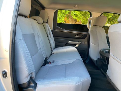 Used 2022 Toyota Tundra SR5 w/ SR5 Convenience Package AWD/4WD image 46