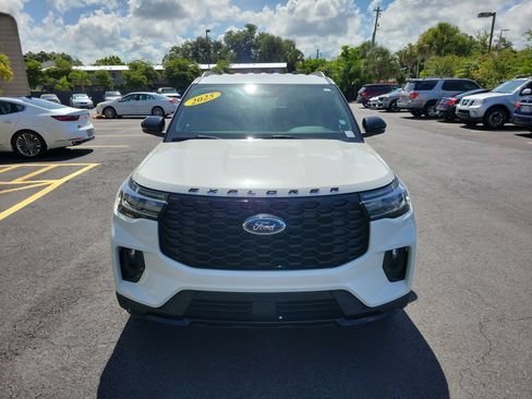 Used 2025 Ford Explorer ST-Line w/ Premium Package RWD image 4