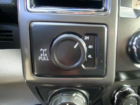 Used 2019 Ford F150 XLT w/ Equipment Group 302A Luxury image 17