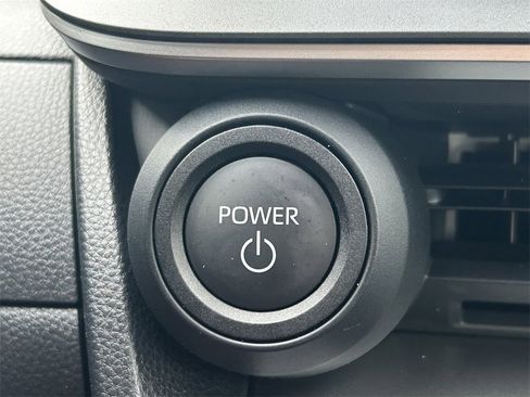 Used 2025 Toyota Prius LE image 28