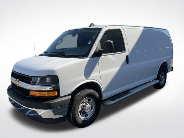 Used 2025 Chevrolet Express 2500 w/ Driver Convenience Package RWD image 16