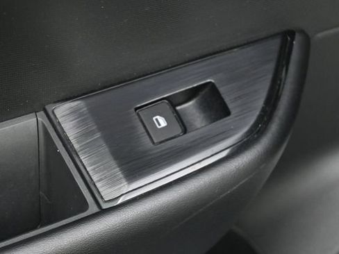 Used 2024 Nissan Rogue S AWD/4WD image 35