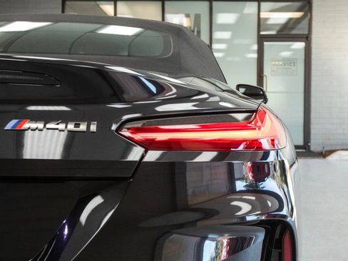 Used 2023 BMW Z4 M40i w/ Driving Assistance Package image 31