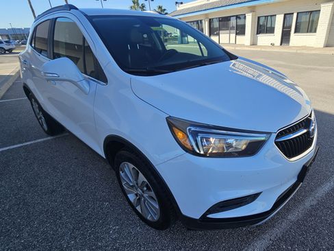 Used 2018 Buick Encore Preferred image 3