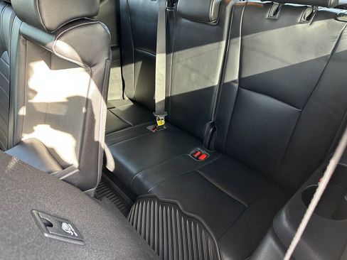 Used 2022 Toyota Highlander XLE image 15