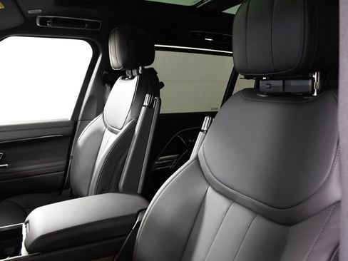 New 2026 Land Rover Range Rover Long Wheelbase SE AWD/4WD image 16