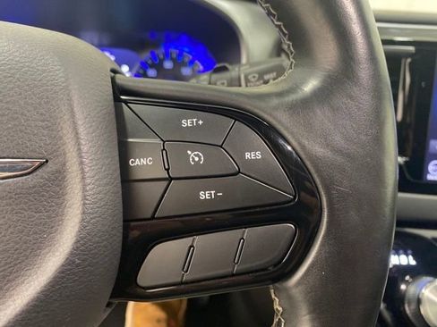 Used 2019 Chrysler Pacifica Touring-L Plus w/ S Appearance Package image 18