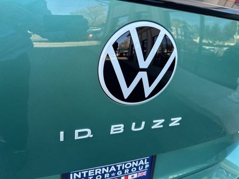 Used 2025 Volkswagen ID. Buzz Pro S Plus AWD/4WD image 17